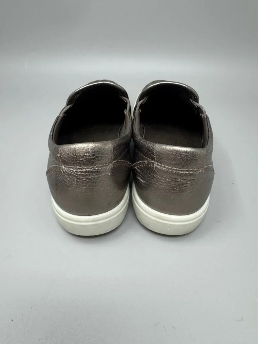 Ecco Soft 7 Shoes Women’s SIZE 8 Woven Slip On Sneakers Metallic Leather Bronze
